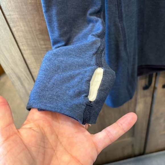 Lululemon Every Yogi Long Sleeve Womens Size M Top Blue White - Picture 11 of 15